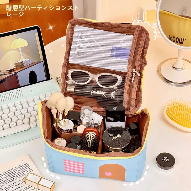 コンパクト バンとは？大容量メイクアップポーチの実用性と使用シーン解析