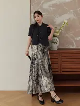 夏用の短袖トップスと水墨柄Aラインスカートの大きいサイズ女性用ファッション【新中式・したシルエット】（セットアップ対応）