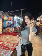 famouswang シンプルデザイン 半袖Tシャツ【女性用・スリムフィット・春夏】
