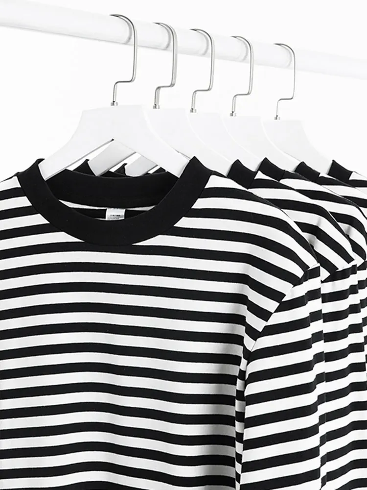ネイビー ボーダーとは？黒白ストライプのアメリカンスタイルクルーネックTシャツの実際の特徴と使用シーン