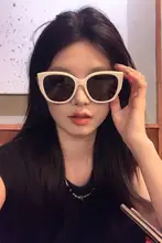 高品質な白色の大きなフレームサングラス【偏光・UVカット・女性用】