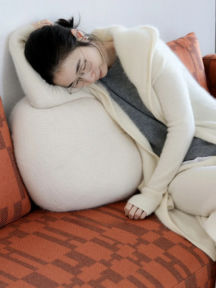 布団の真ん中がへこむのはなぜ？その原因と、今すぐ対処できる解決法とは