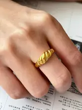 金色のバッファローホーンデザインリング【極上の柔らかさのチタン製・ファッション対応】