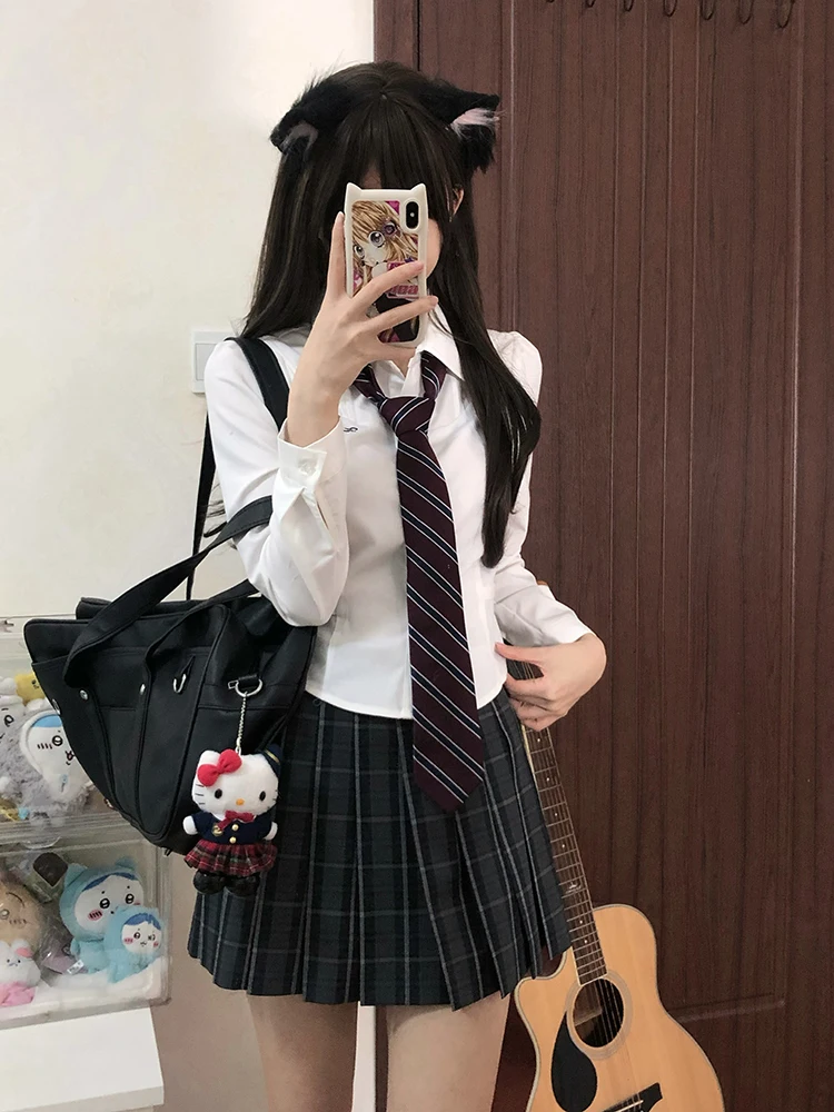 学校服装の選び方とベストなアイテムは？厳選4選で通学生活を快適に