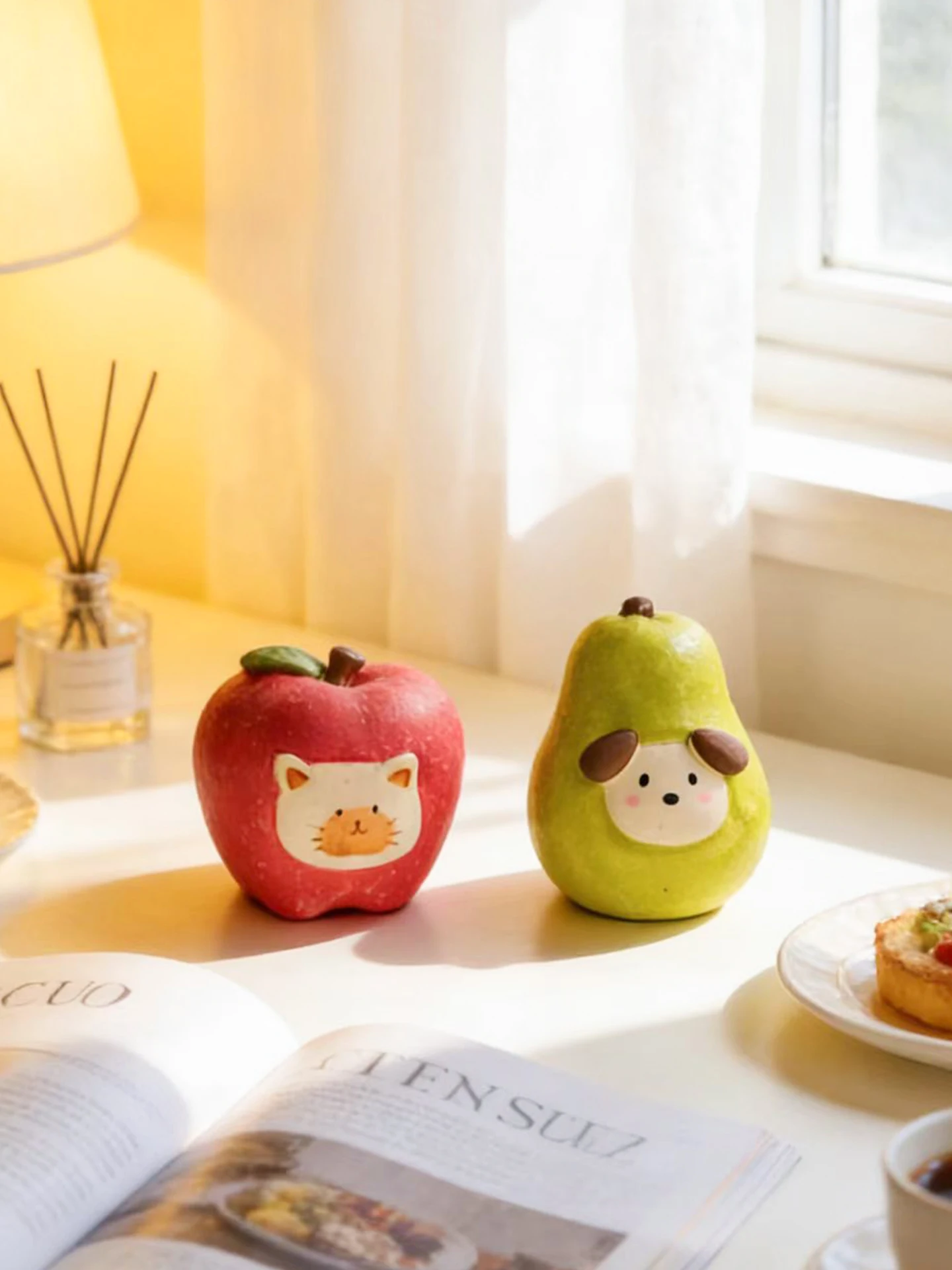 可愛いリンゴと梨の陶器製デスクトップ装飾品：香り石付きのパン風味ディフューザーで癒されるおうち時間