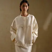 エlegantな秋のスタイル！シルクウールサテンコートとミニスカート（セットアップ対応）