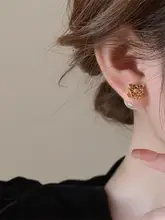 高級感あるスクエアパターンのパールピアス【インスタ風・ファッションアクセサリー】