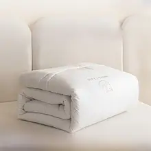 オーストラリア産の羊毛使用厚手冬用布団【保温性・極上の柔らかさ】