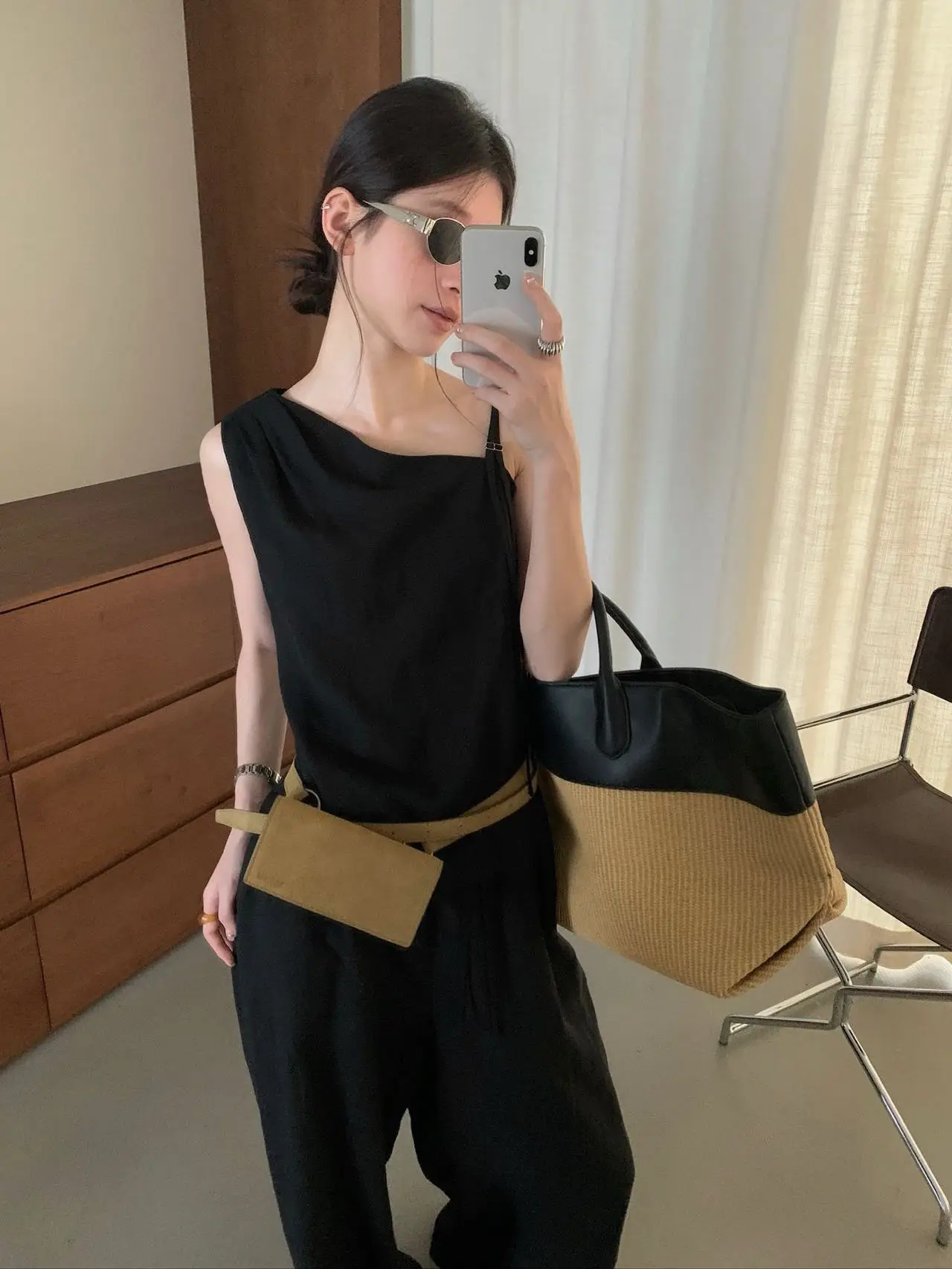 バーベキューコーデをシンプルに楽しむには、どんなトップスとパンツの組み合わせがおすすめ？