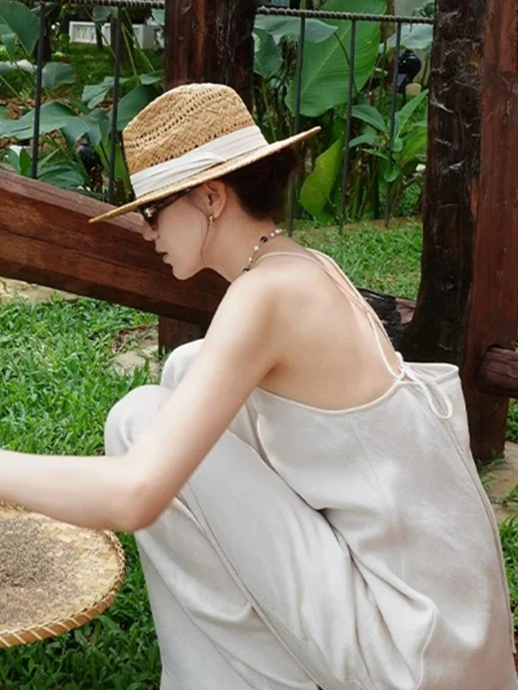 涼しげな透かし編みの草帽子：夏旅行における紫外線対策の実用性とシーン別適用