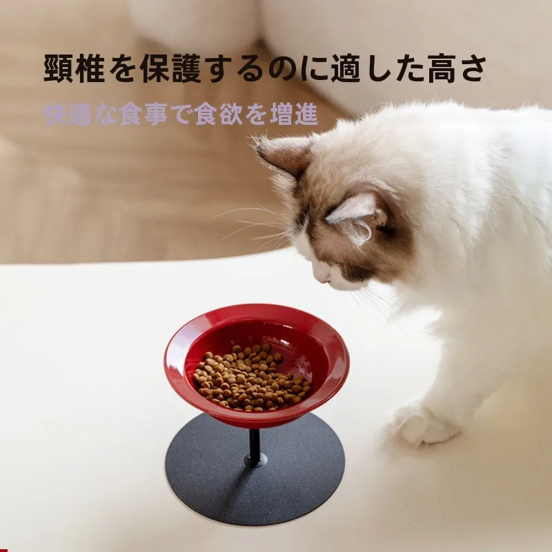 お椀型のフードボウルは、本当にペットの生活を豊かにできるのか？
