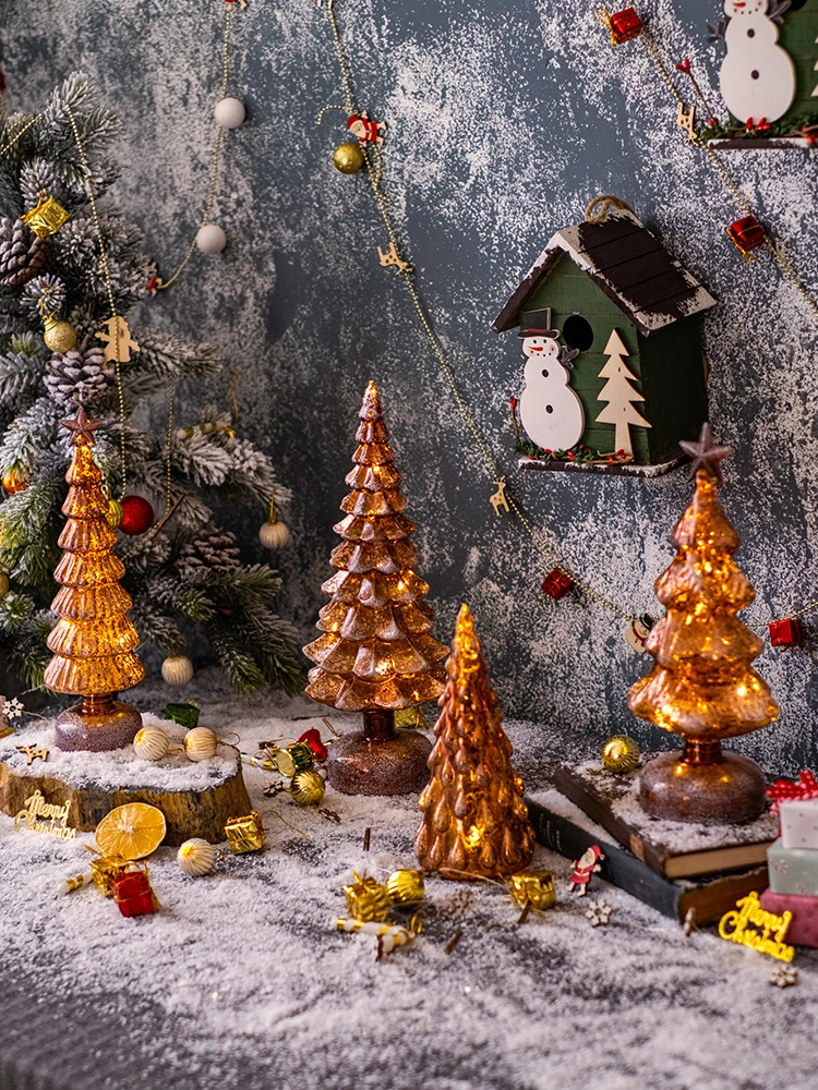 ガラスのクリスマスツリーはなぜ今、日本の家に必要なのか？