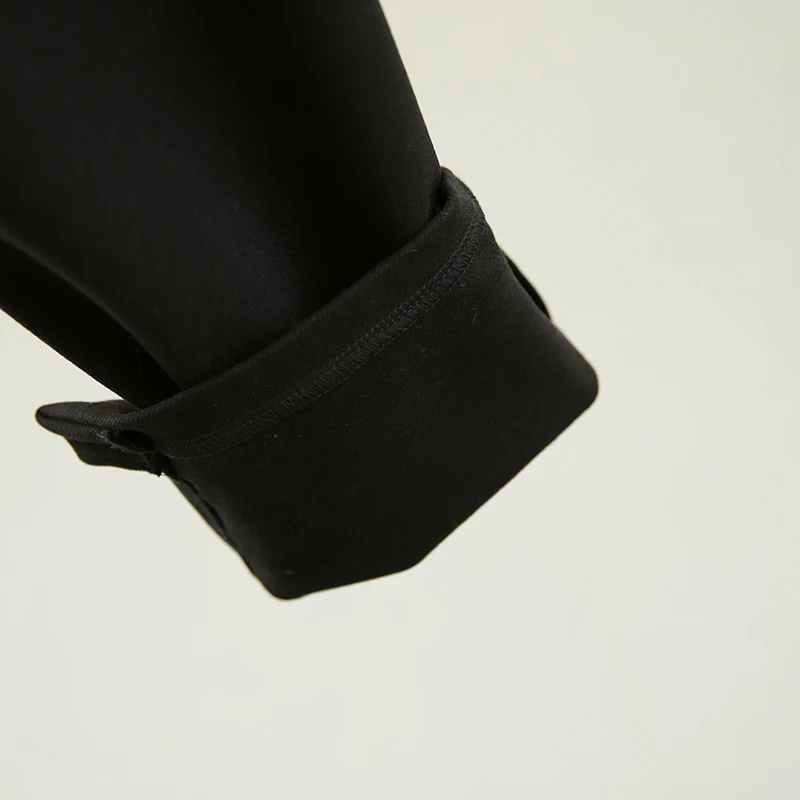 太ってる人が痩せて見える服 メンズ 冬：フィットストレートパンツの着やせ効果と実用性