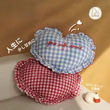 ハート型デザインのコットン抱き枕【リビング装飾・赤色・心温まるギフト】