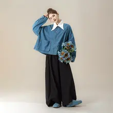 浅い青のラウンドネックヴィンテージ風デニムジャケット【女性用・秋コーデ・ポケット付き・デザイン性あり】