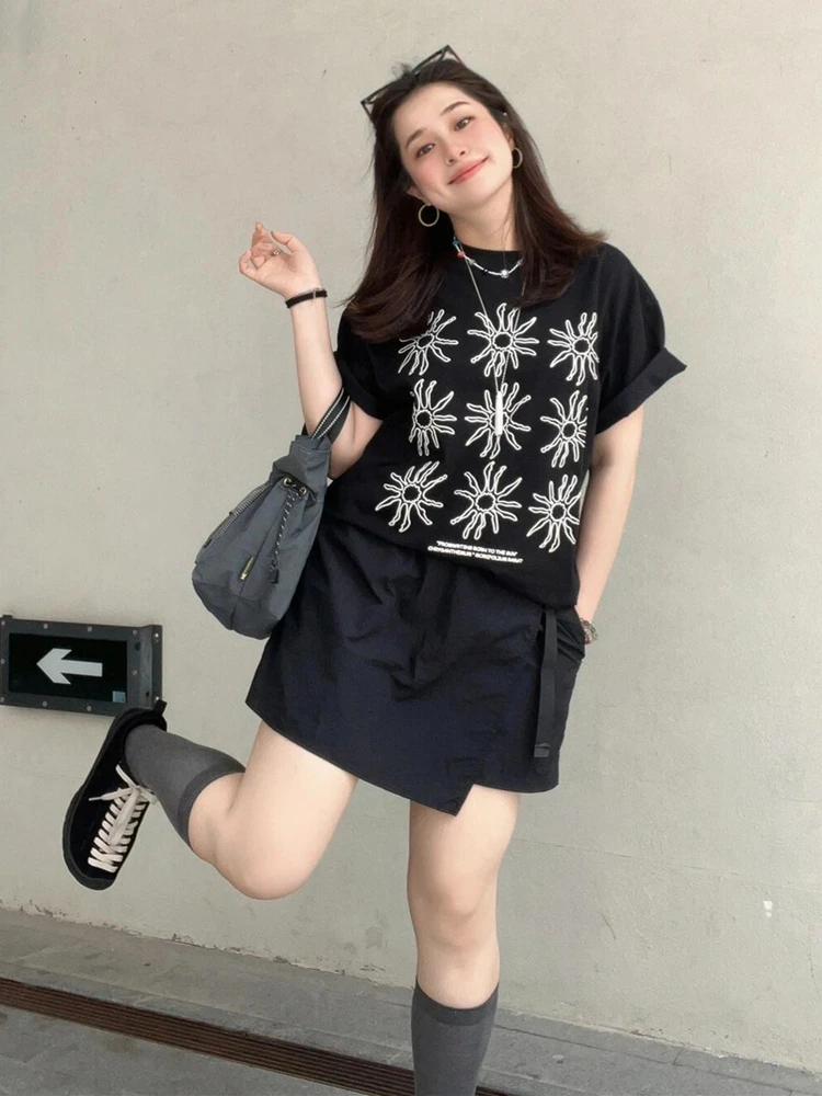 夏のストリートコーデで迷わない！短袖Tシャツと工装スカートパンツの選び方とは？