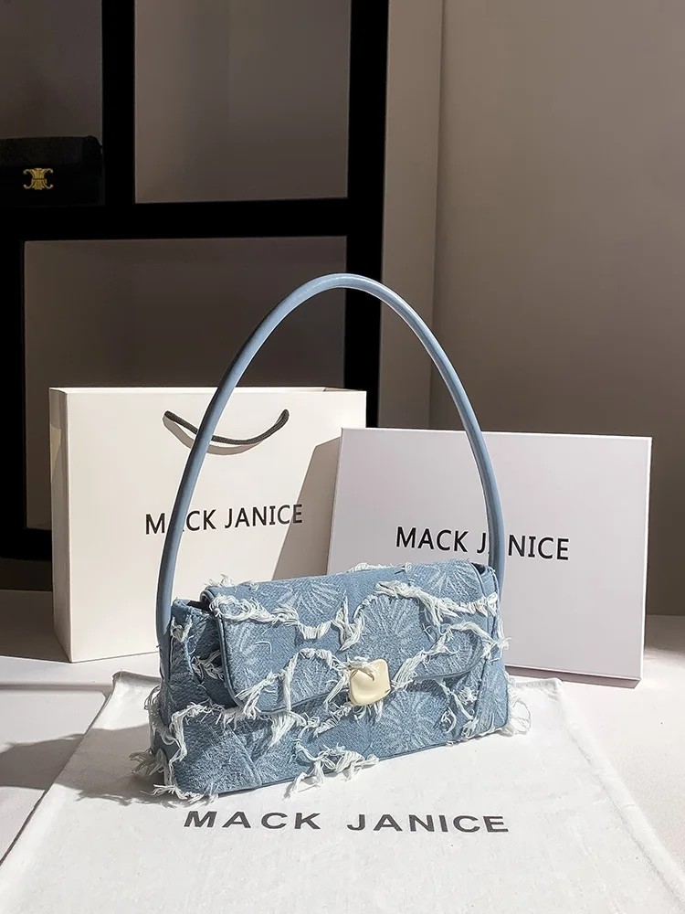 フリルバッグの流行トレンドを実用的に解読：MackJaniceのショルダーバッグがどういったシーンで活躍するか