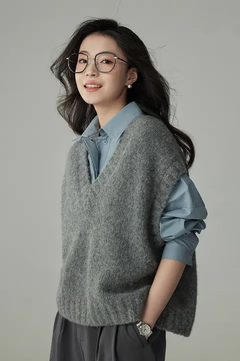 ウール製 オーバーサイズシャツ＆ニットベスト重ね着【秋春用・レトロデザイン・女性用】
