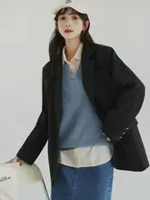 レトロスタイルの正肩ウィメンズジャケット【春のカジュアル・小柄サイズ・ファッション性】