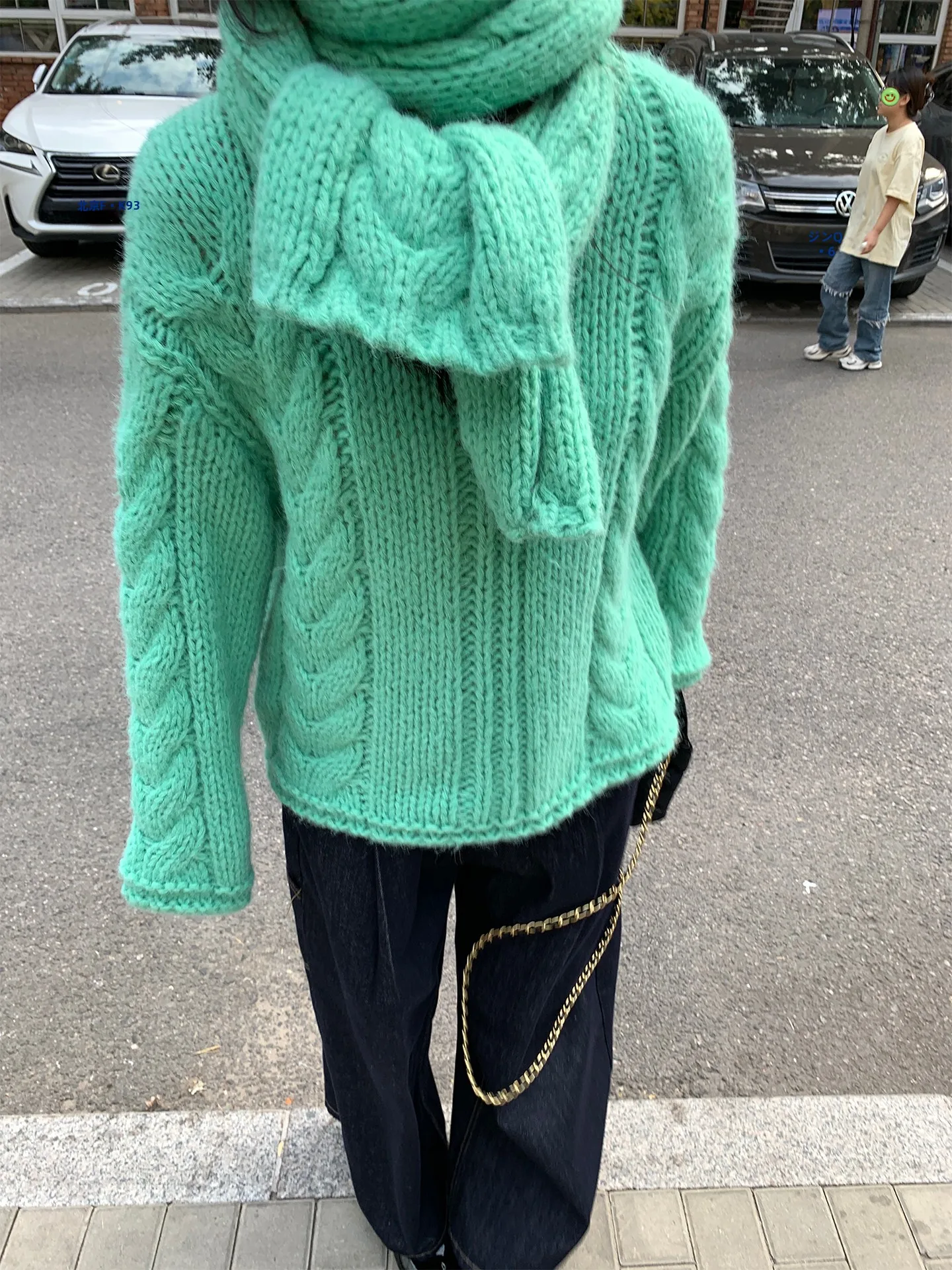 秋冬用ニットセーター：気温10度から15度で最適な着用シーンとは？
