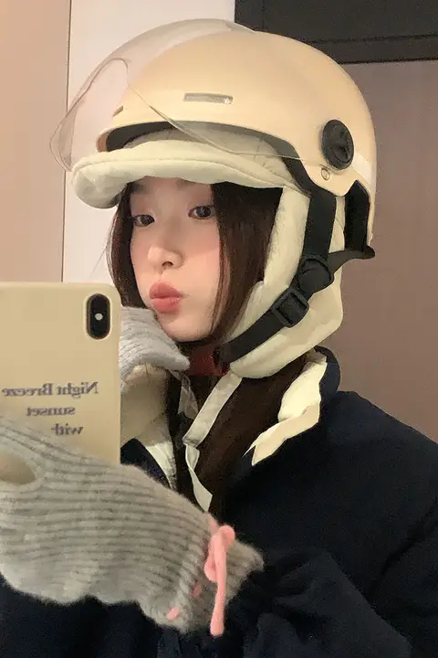 おしゃれなウィンターハット【防風・耳あて付き・極上の柔らかさ】