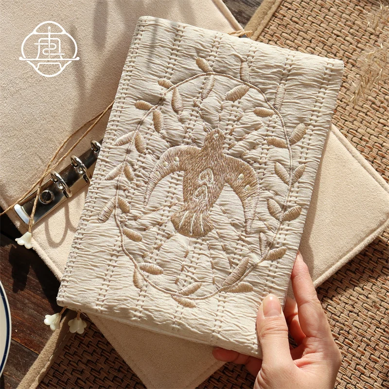 刺繍デザインの手帳カバー手作り：布製ハンドメイドで気分を整える実用性と設計の詳細