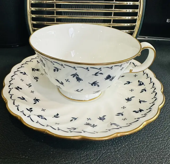 骨瓷製コーヒーカップ【スタジオコレクション・デザインコラボ】