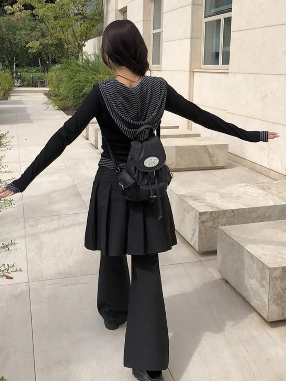 スカートとパンツの重ね着が失敗しない着こなしは？黒のプリーツスカートパンツで解決する