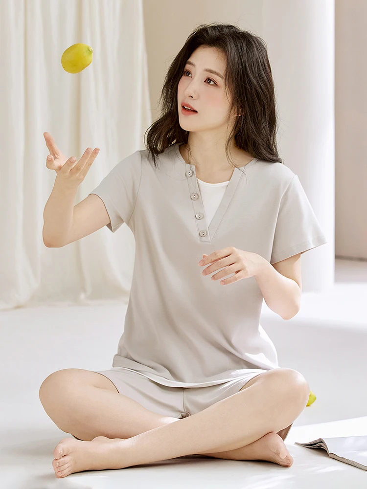 最高気温21度のとき、本当に涼しい服はどこにいるの？