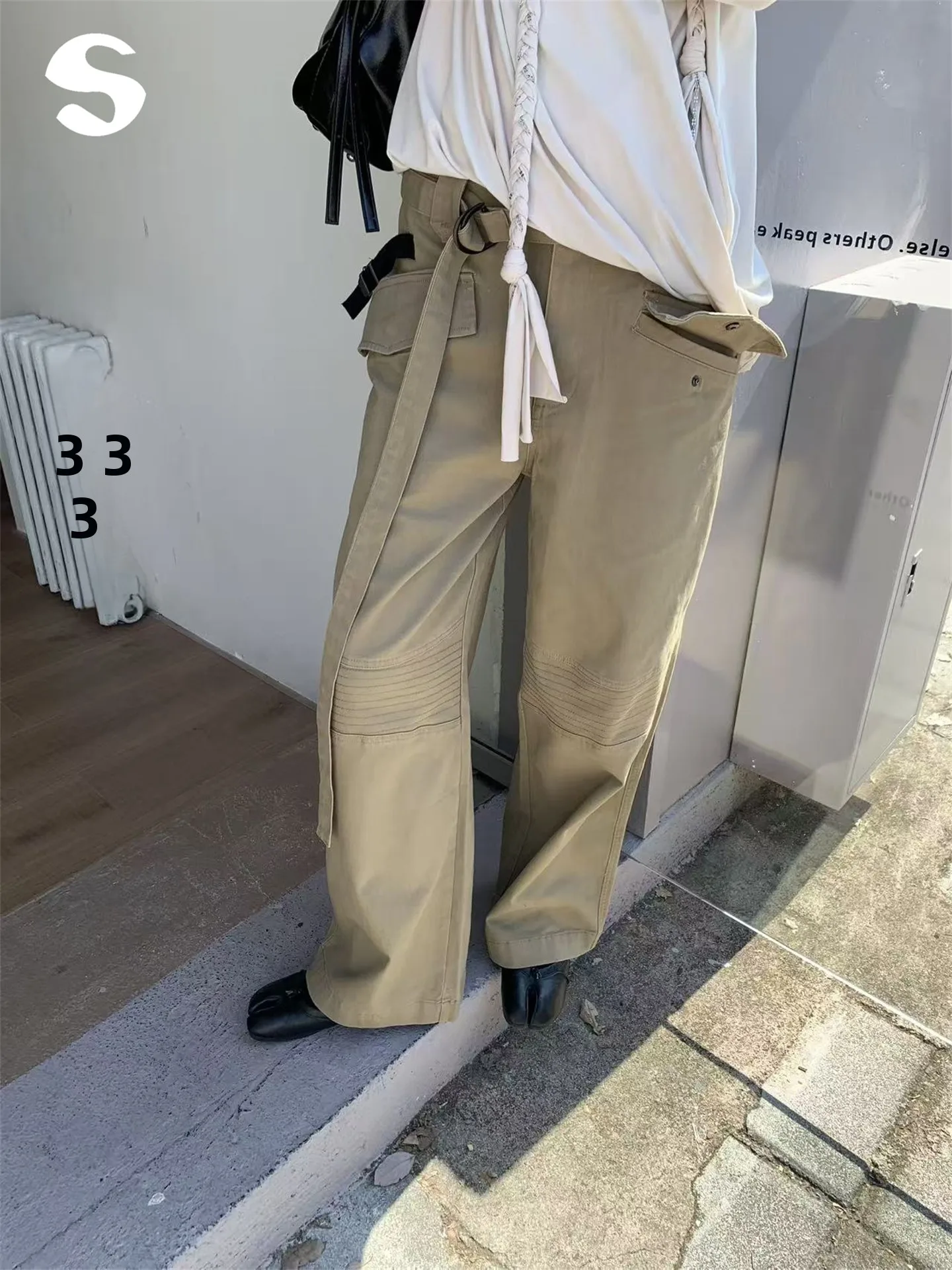 秋冬向けクラシックデザインのレディースワイドパンツ：カーゴスタイルのカジュアル着用ガイド