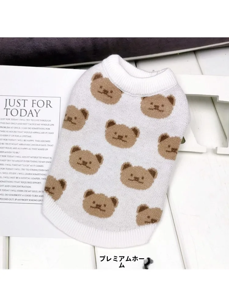 印刷されたパンダ柄犬服：秋冬用厚手セーターの保温性と小型犬への適応性