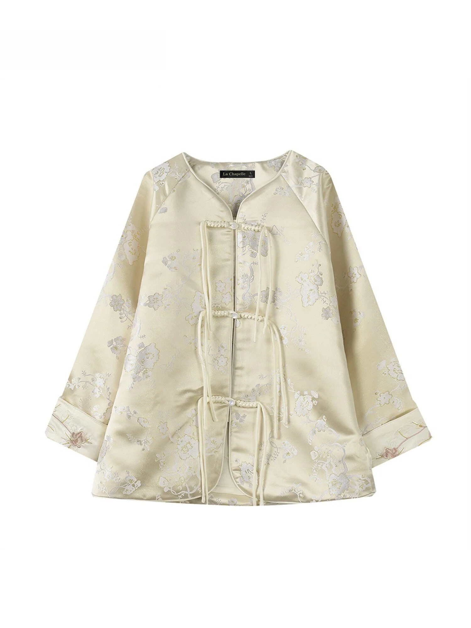 ブラウスの上に羽織るもの 春にぴったりな5選：通勤・レジャー・日常で使える軽いアウターの選び方