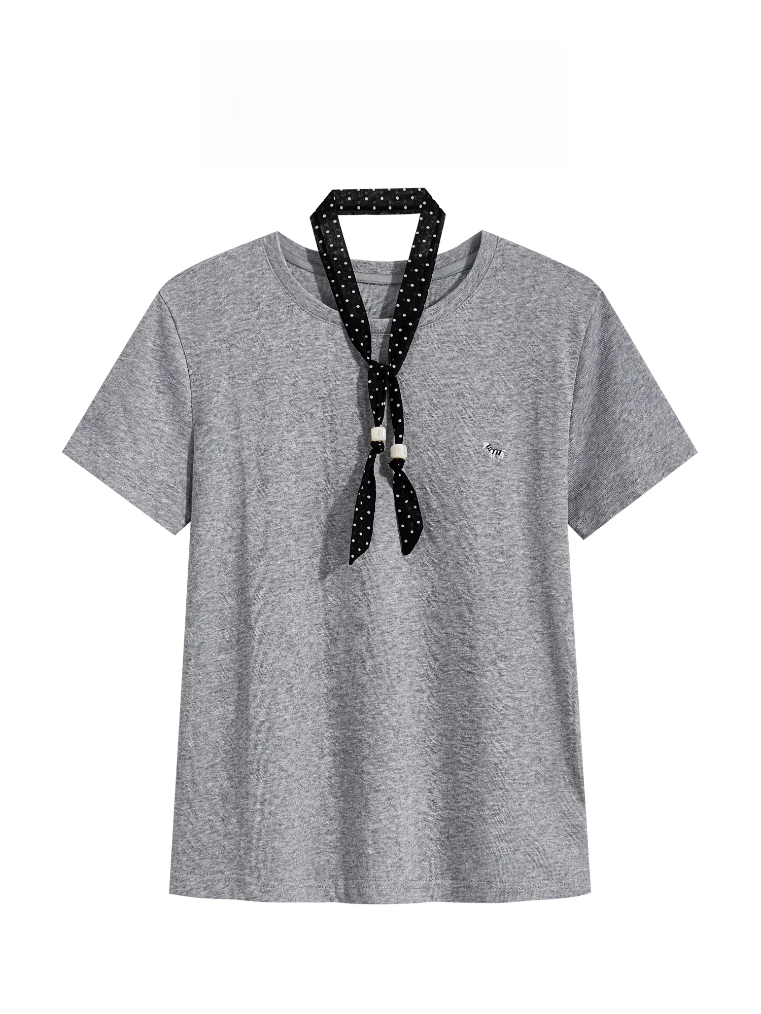 刺繍入りTシャツで着こなしをリメイクするなら、どう選ぶ？