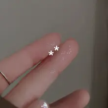 999足銀製 フラワーデザインのイヤリング【睡眠時も着用可・軽量・女性用】