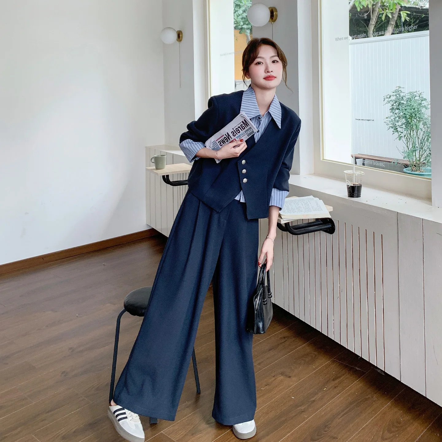 ジャケットとワイドパンツの組み合わせで失敗しないスタイルは？