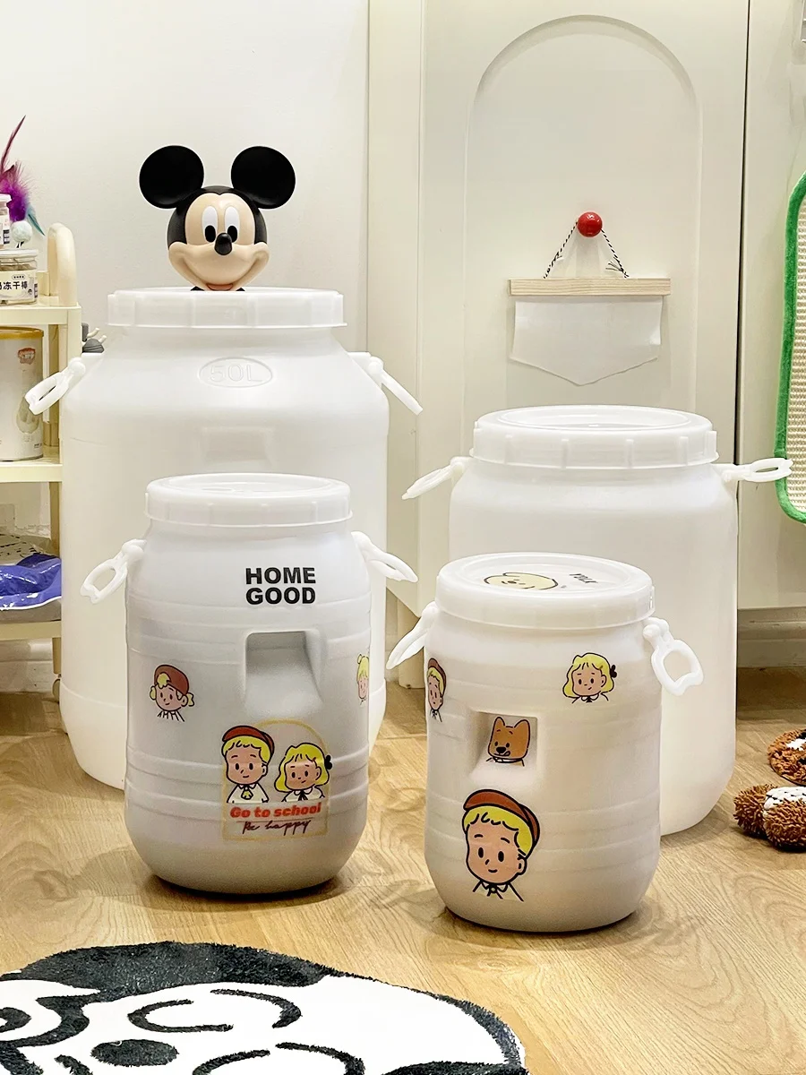 ペットのフードを長持ちさせるための「密閉保存容器」は、本当に必要なの？