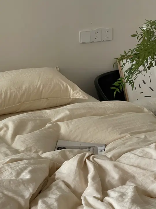 アイボリー幾何学模様の高級感ある転写ベッドシーツ【長綿使用・四点セット対応】