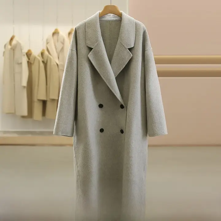 両面使用可能なトレンチコート【カシミヤ混・シルクウール・ダブルブレストデザイン】