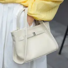 上質な本革のショルダーバッグ【ファッション・シンプルデザイン・トートタイプ】