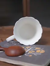 手描き青花水母デザインの陶器マグカップ【高級感のあるフラワーカット・牛乳用】
