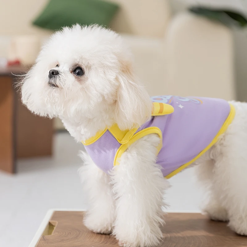 キャンプで犬が笑顔になるための、1着のTシャツは？