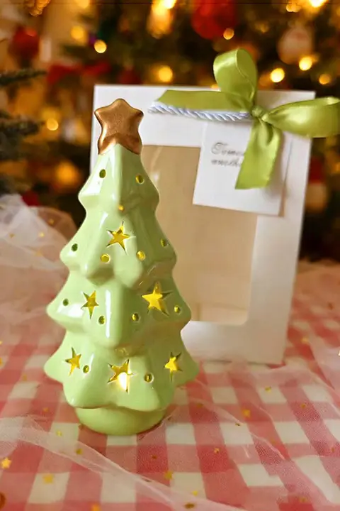 可愛らしいクリスマスツリーの陶製夜灯【実用的・誕生日ギフト・女子向け】