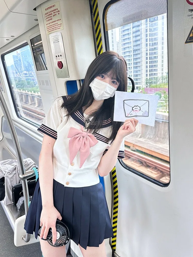 夏用セーラー服【ウエスト絞り・プリーツスカート・女子校制服】（セットアップ対応）：中古制服と新品の価格・デザイン比較