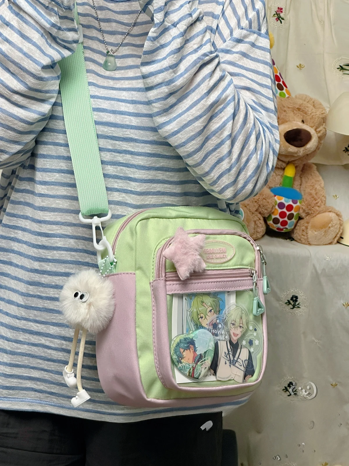 かわいい二次元スタイルのスマホショルダー：おしゃれで実用性のある女性向け小方包
