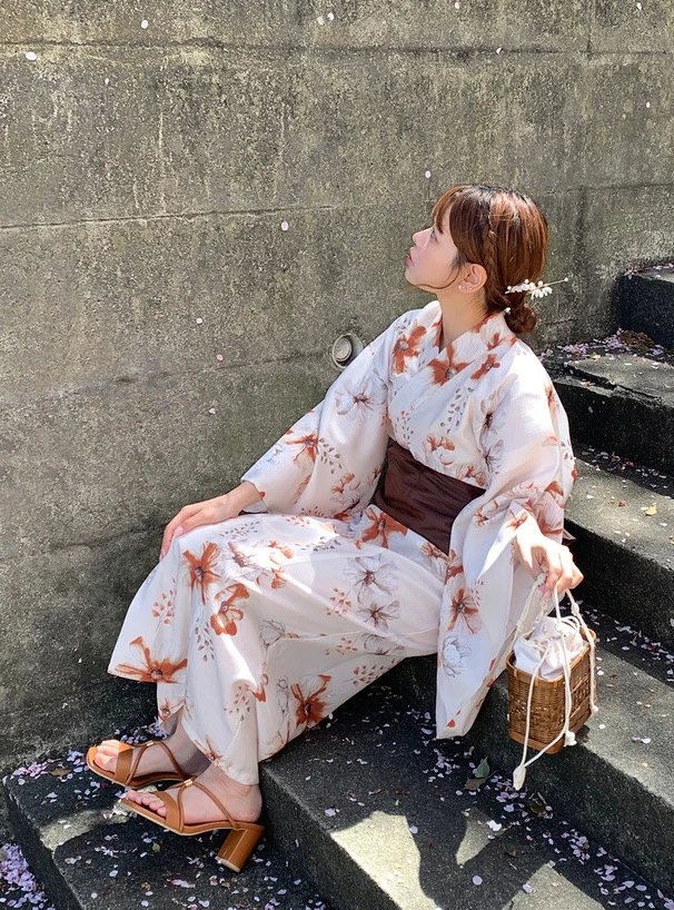 「＋j 服」と「haori」の違いは？和風スタイルで悩む人のための選択ガイド