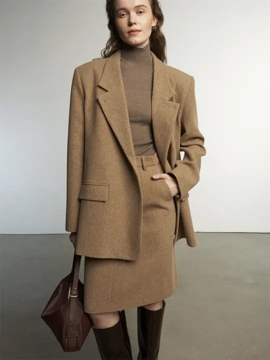 静かな贅沢感漂うヴィンテージ風高支細羊毛直角肩西装＆半袖スカート（セットアップ対応）