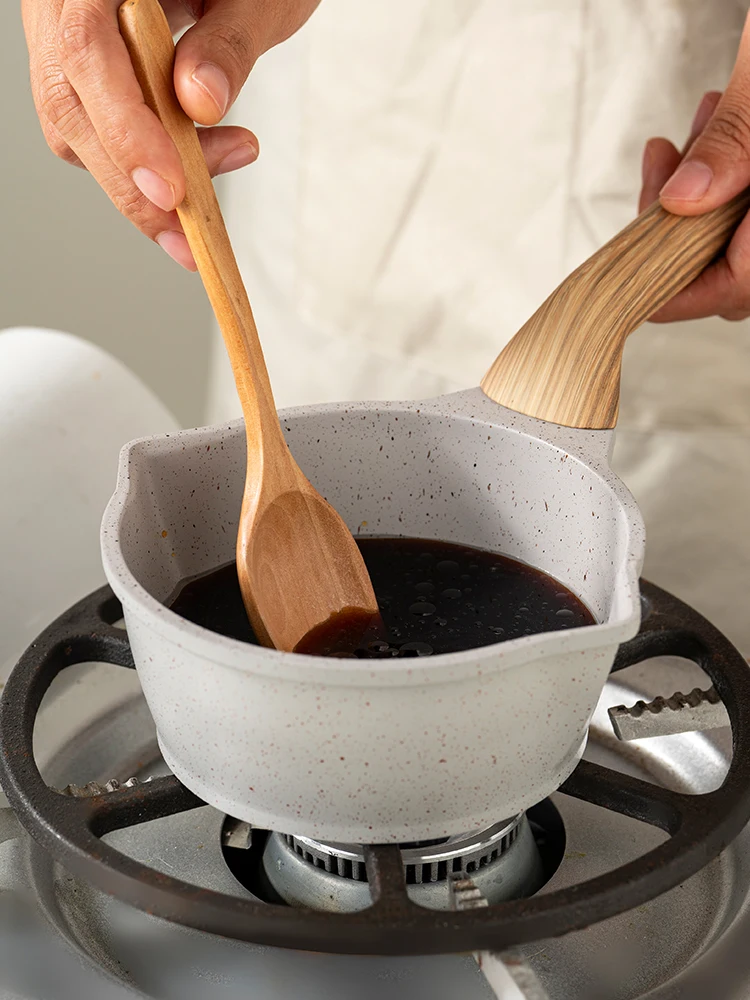 カローテ フライパンでパエリアを簡単に作る：麦飯石不粘フライパンの実用性と使い方
