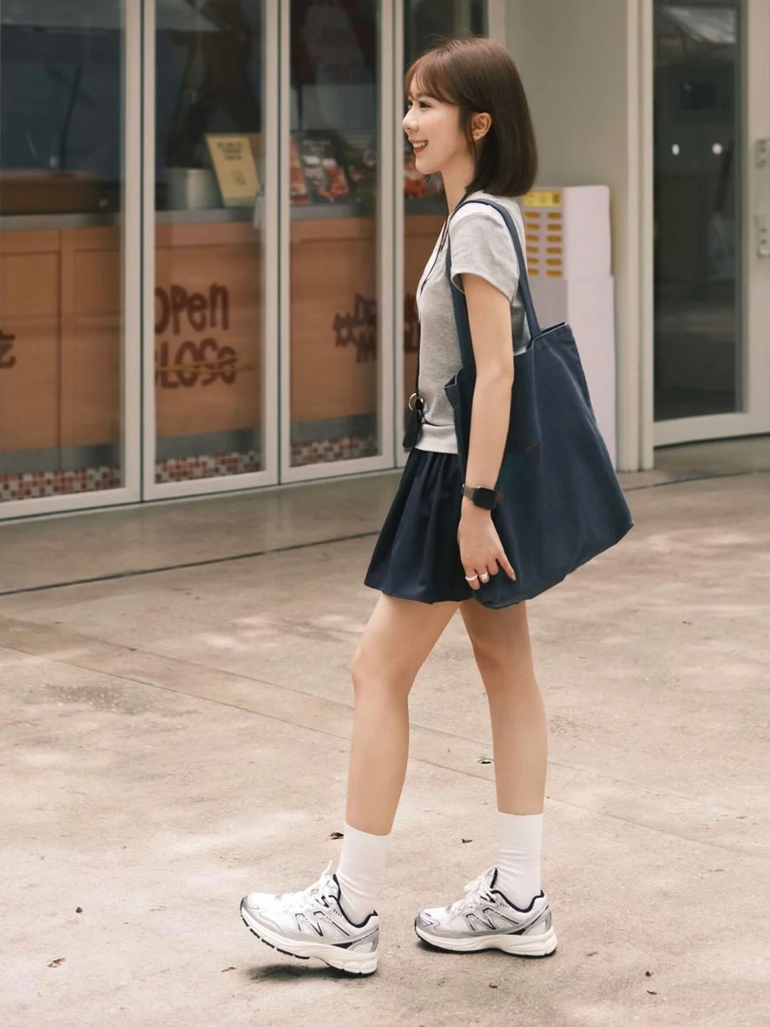 学院風 藏青色 ハイウエスト ミニスカート：25度の日に着る大学生向けカジュアルスタイルの実用性解析