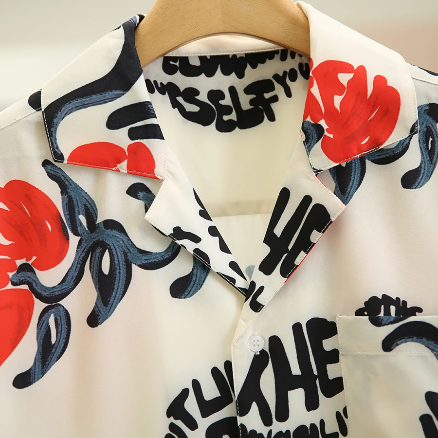 5月末にどんな服装が旬か？花柄シャツで通勤と夏の準備を完璧に