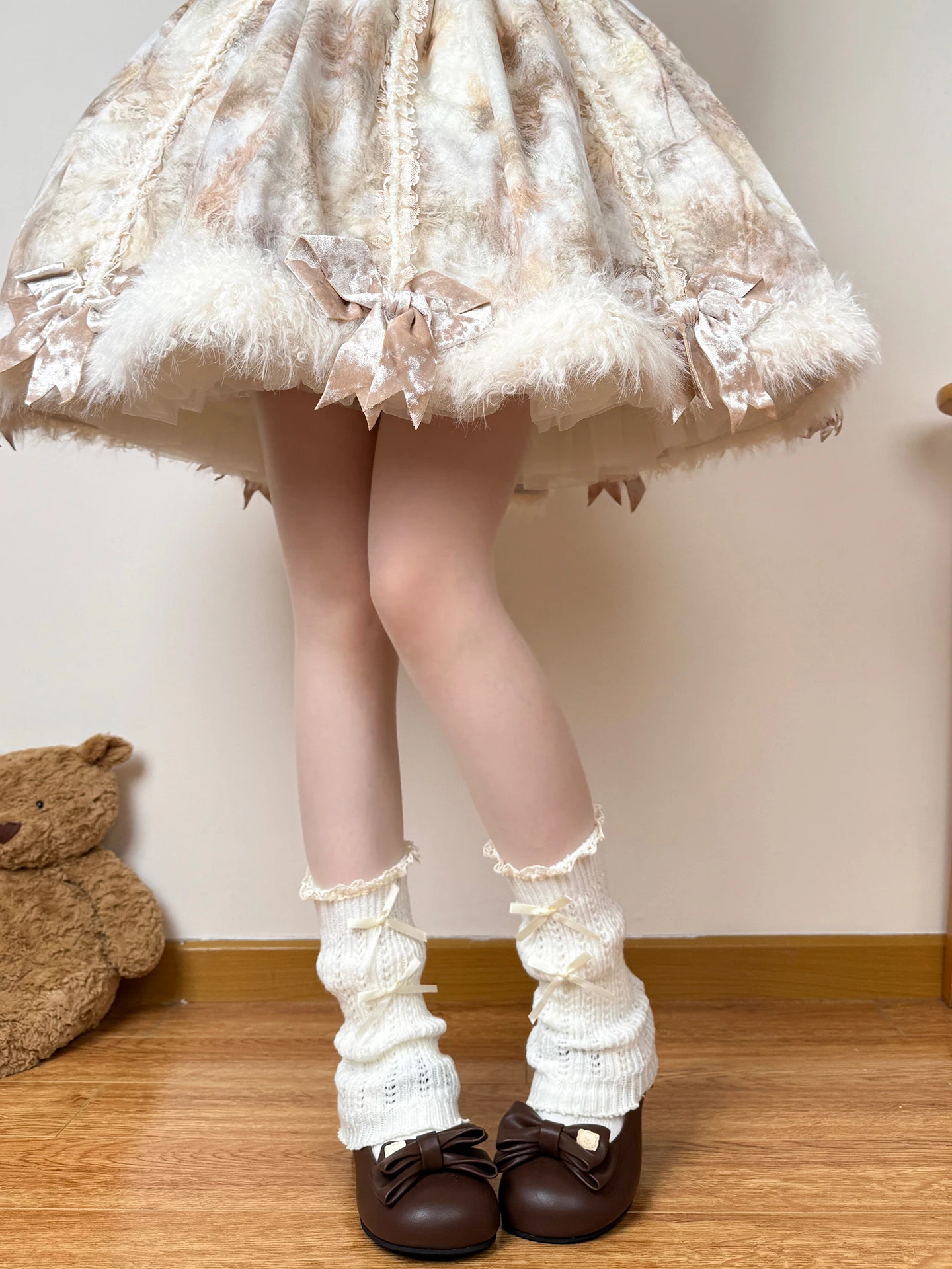 ロリータ風花柄レッグウォーマー：少女スタイルの秋・春に最適な柔らかさとフリルデザイン